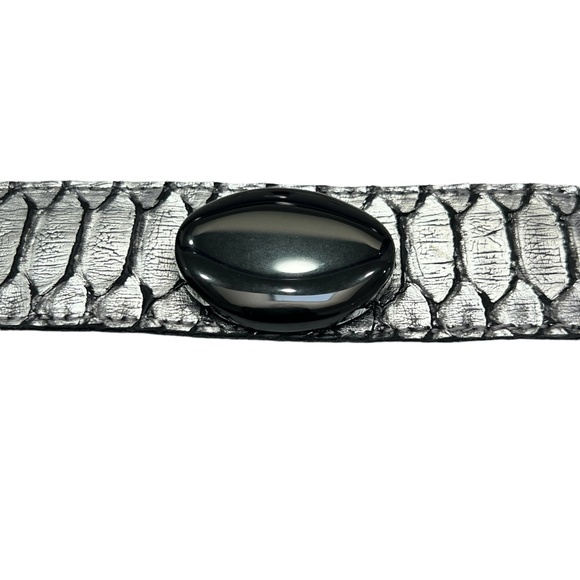 HEATHER HAWKINS SILVER CROCODILE LEATHER BRACELET WITH BLACK STONE - Picture 14 of 16